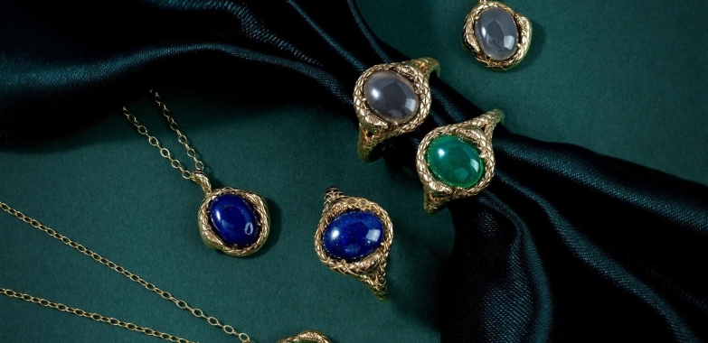 Expert Tips for Choosing Colourful Gemstone Engagement Rings